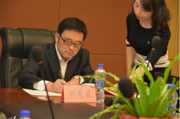 集團與新八建設集團舉行(xíng)合作(zuò)簽字儀式